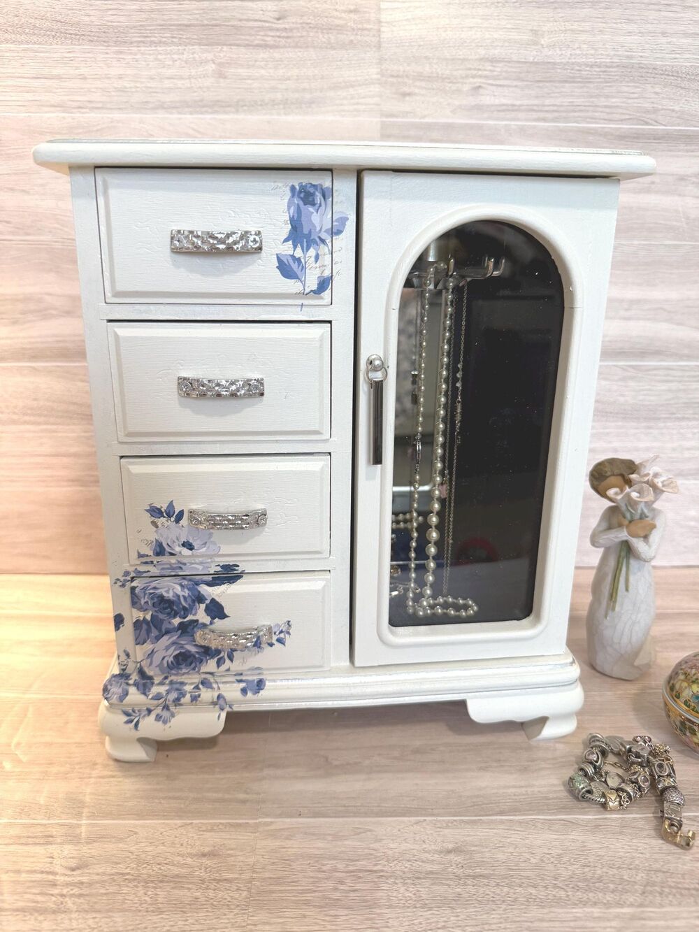 MUSICAL  Vintage white and blue hand painted Jewelry Box | shabby chic